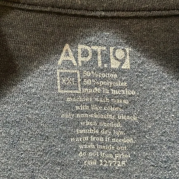 Apt 9 T-shirt - Picture 3 of 3